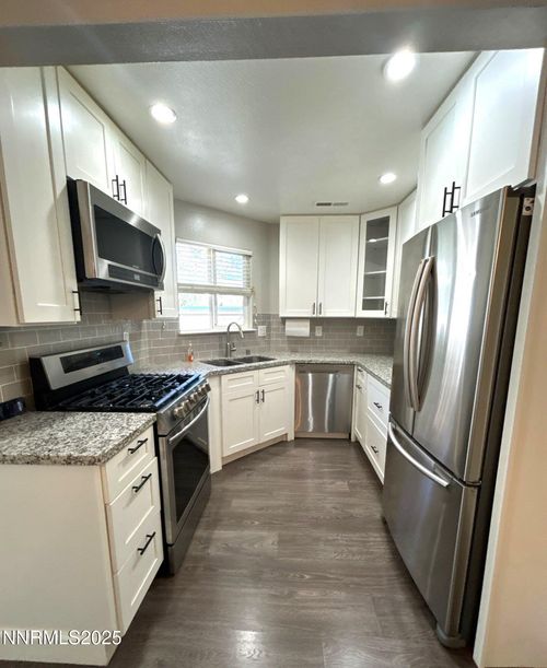 apt-4-2671 Sycamore Glen Dr, Sparks, NV, 89434-7625 | Card Image
