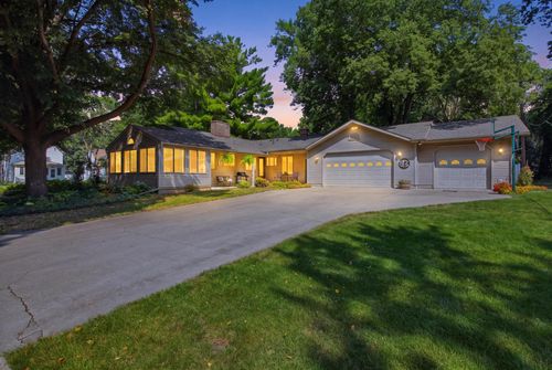 302 N 9th St, Montevideo, MN, 56265-1832 | Card Image