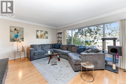 3938 Marjean Pl, Victoria, BC, V8P3S3 | Card Image