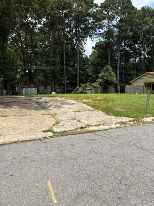 3808 Arapaho Trl, Little Rock, AR, 72209-8052 | Card Image