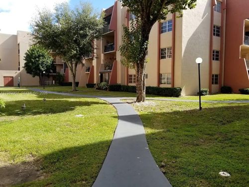 308-13715 Kendale Lakes Cir, Miami, FL, 33183 | Card Image