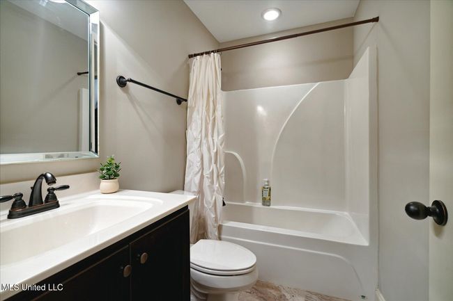 Bathroom | Image 29