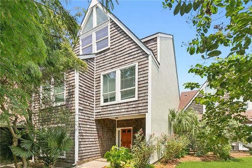 15-15 Spinnaker Ln, New Orleans, LA, 70124-1657 | Card Image