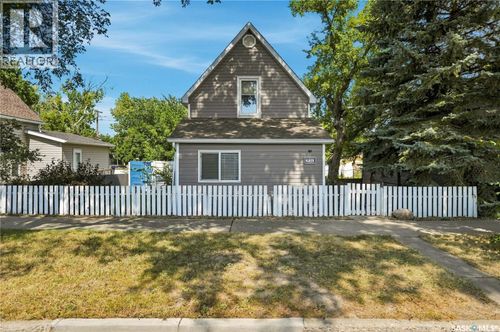 270 Duffield St W, Moose Jaw, SK, S6H5H4 | Card Image
