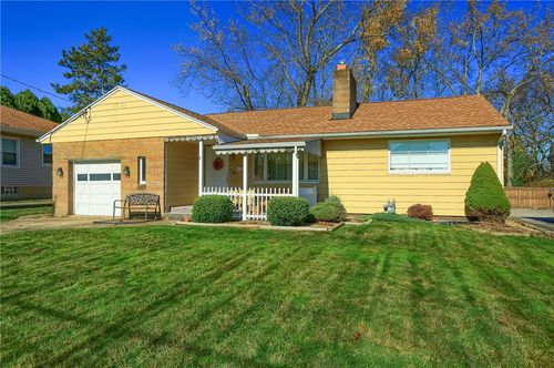 417 E Hazelcroft Ave, New Castle, PA, 16105-2268 | Card Image