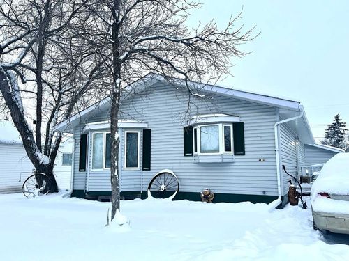 4624 51 St, Rycroft, AB, T0H3A0 | Card Image