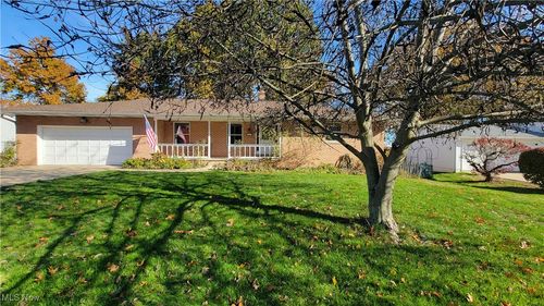 537 Park Ridge Dr, Munroe Falls, OH, 44262-1425 | Card Image