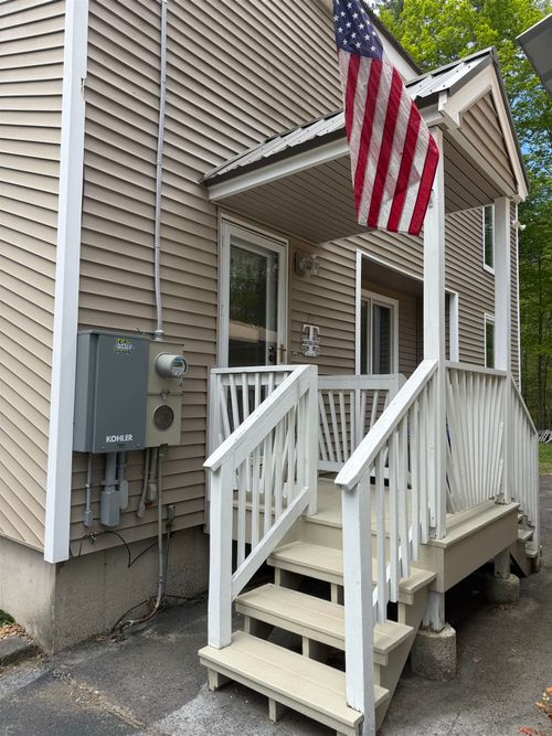 13 Country Road, Hampstead, NH, 03826 | Card Image