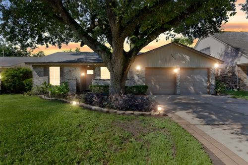 3339 Spring Valley Rd, Houston, TX, 77080-1203 | Card Image