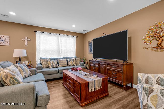 119 Darien Rd, House other with 6 bedrooms, 3 bathrooms and null parking in Howell NJ | Image 8