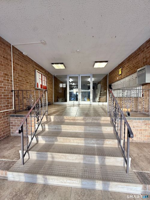 apt-102-157 Bull Hill Lane, West Haven, CT, 06516 | Card Image