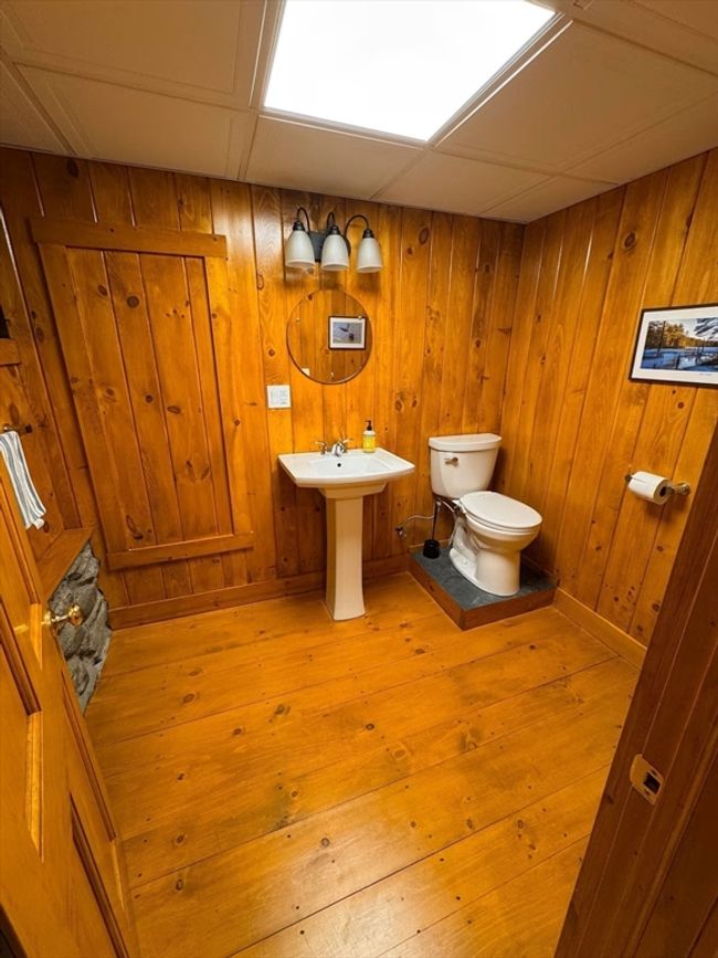 280 Holtshire Rd, House other with 2 bedrooms, 2 bathrooms and 6 parking in Orange MA | Image 31