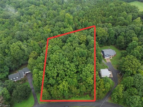 2927 Leslie Ln, Yadkinville, NC, 27055-5649 | Card Image