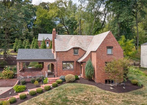 215 Brookside Blvd, Pittsburgh, PA, 15241-1511 | Card Image