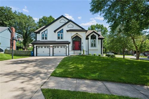 723 Cottonwood Ln, Liberty, MO, 64068-7403 | Card Image