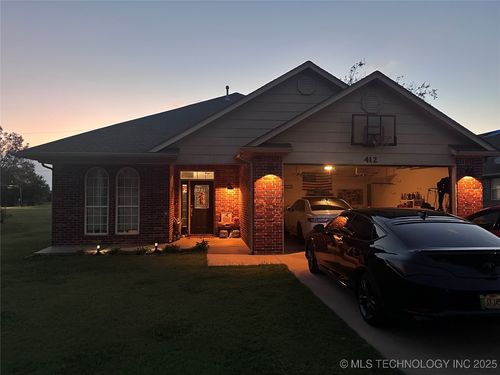412 N Hughes St, Morris, OK, 74445 | Card Image