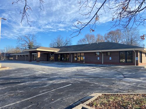 2730 E Sunshine St, Springfield, MO, 65804-2047 | Card Image