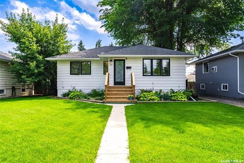 618 2nd St E, Saskatoon, SK, S7H1P4 | Card Image