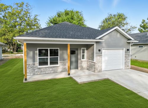 517 S Clark St, MOBERLY, MO, 65270-1757 | Card Image