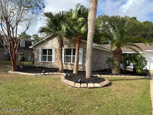 3221 Nottingham Rd, Ocean Springs, MS, 39564-4315 | Card Image