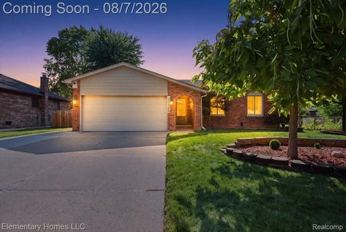 38626 Harrison Dr, Sterling Heights, MI, 48310-3201 | Card Image