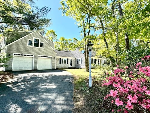 91 Hitching Post Ln, Centerville, MA, 02632-1531 | Card Image