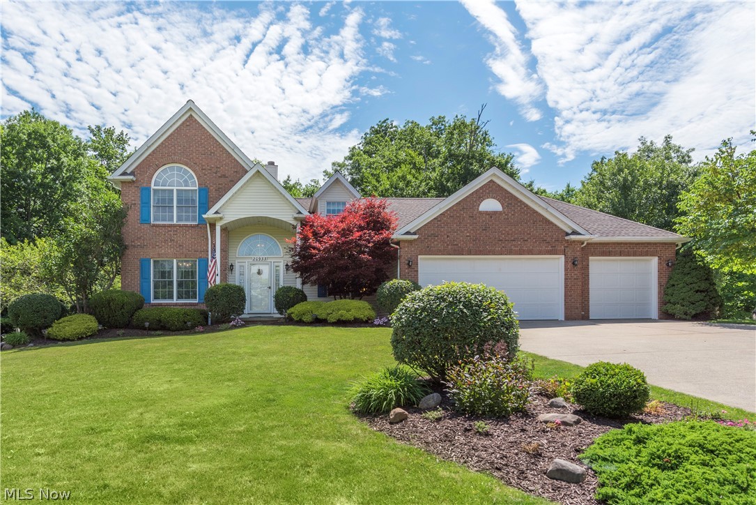Queensbridge Ln, North Royalton, OH 44133
