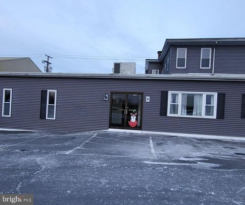 2 N 2nd St, Hamburg, PA, 19526-1704 | Card Image