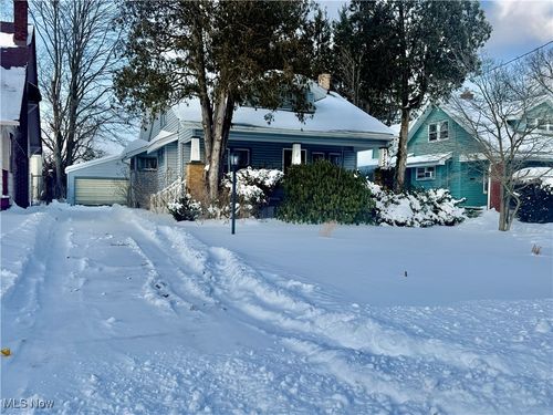 826 Woodford Ave, Youngstown, OH, 44511-2334 | Card Image