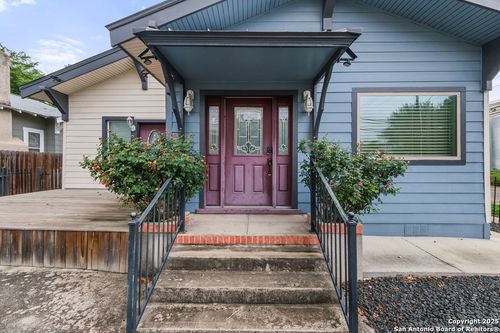 702 E Euclid Ave, San Antonio, TX, 78212-4417 | Card Image