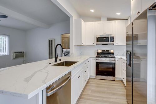 apt-b-333 Lansing Cir, Escondido, CA, 92025-3352 | Card Image