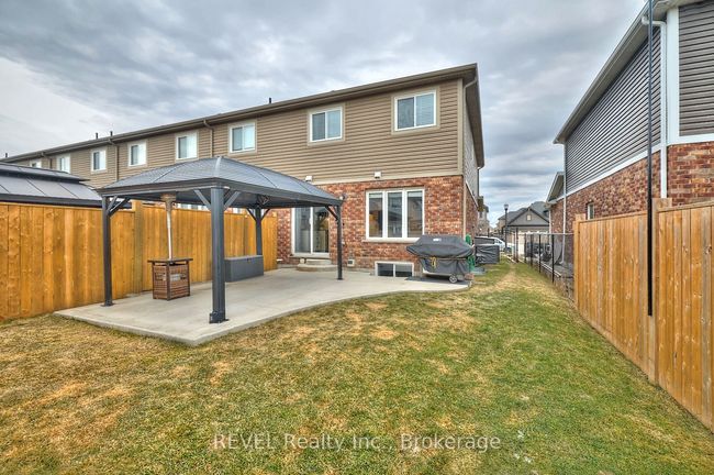 91 Roselawn Cres, House attached with 2 bedrooms, 4 bathrooms and 1 parking in Welland ON | Image 32