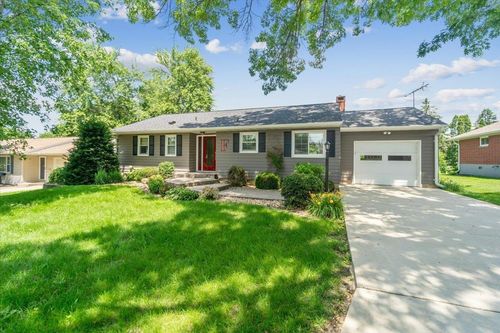 1213 Elm St, Oelwein, IA, 50662-2646 | Card Image