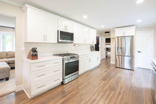 W358N5884 Surrey Dr, Oconomowoc, WI, 53066-2455 | Card Image