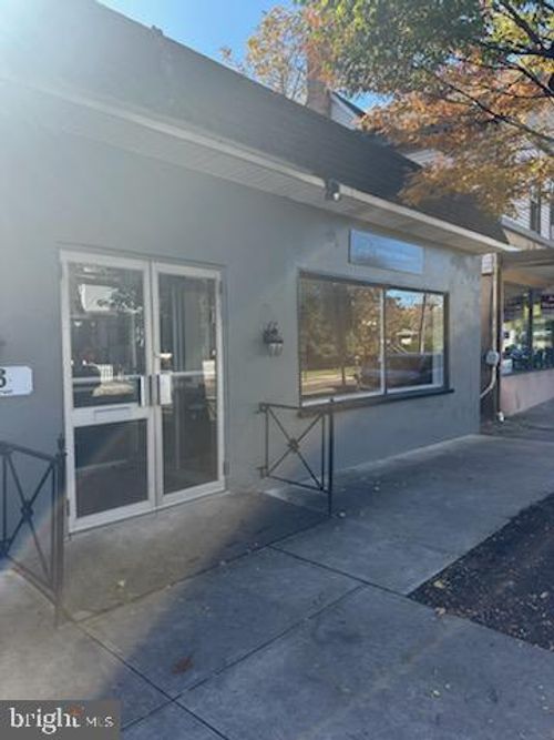 146 W. State St Right Side, DOYLESTOWN, PA, 18901 | Card Image