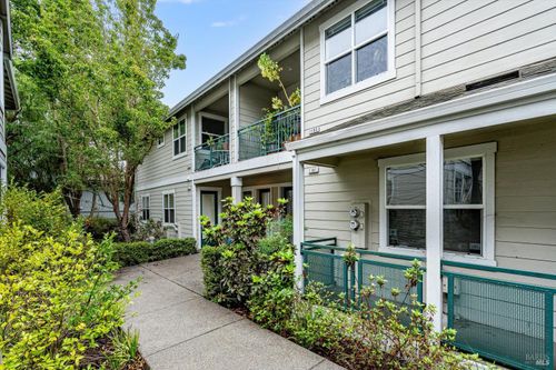 1173 Gravenstein Hwy S, Sebastopol, CA, 95472-4861 | Card Image