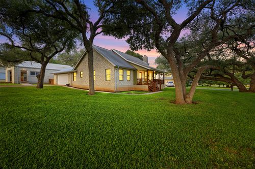 208 Willet Dr, Buda, TX, 78610-2633 | Card Image