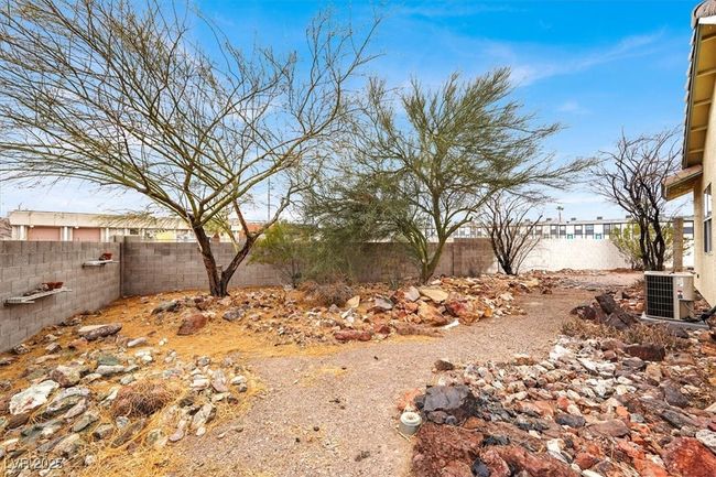 View of side yard | Image 5