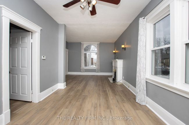 666 Lorne Ave, Home with 5 bedrooms, 3 bathrooms and 1 parking in London ON | Image 20
