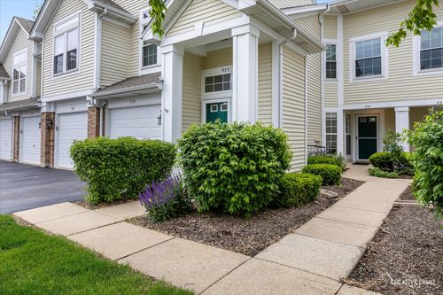 937 Huntington Dr, Elk Grove Village, IL, 60007-7234 | Card Image