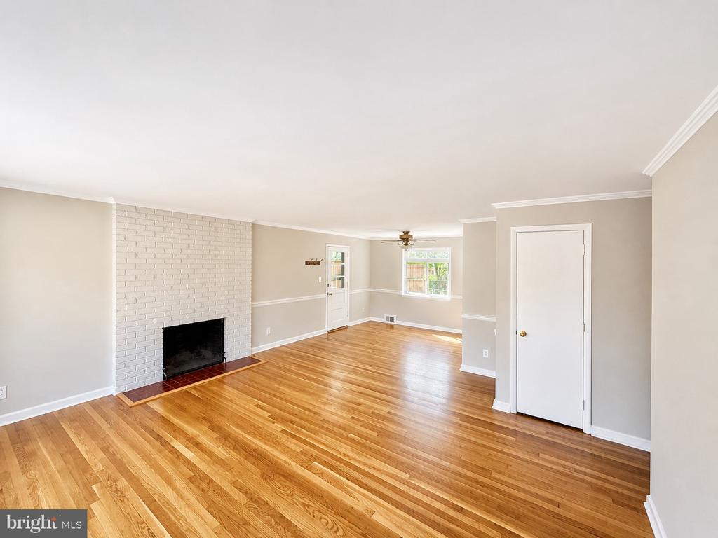 Residential in FALLS CHURCH 4