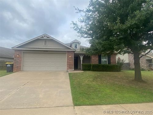 10306 Prescott St, Jenks, OK, 74037-7056 | Card Image