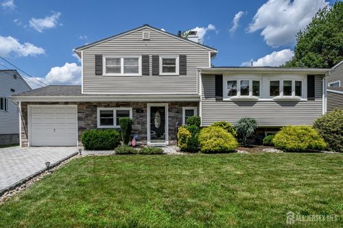 70 Overbrook Dr, Colonia, NJ, 07067-1526 | Card Image