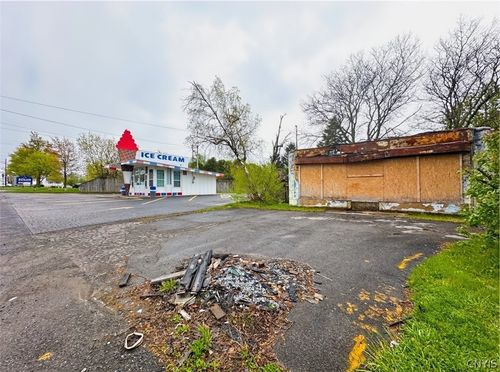 1733 Burrstone Rd, New Hartford, NY, 13413-1001 | Card Image