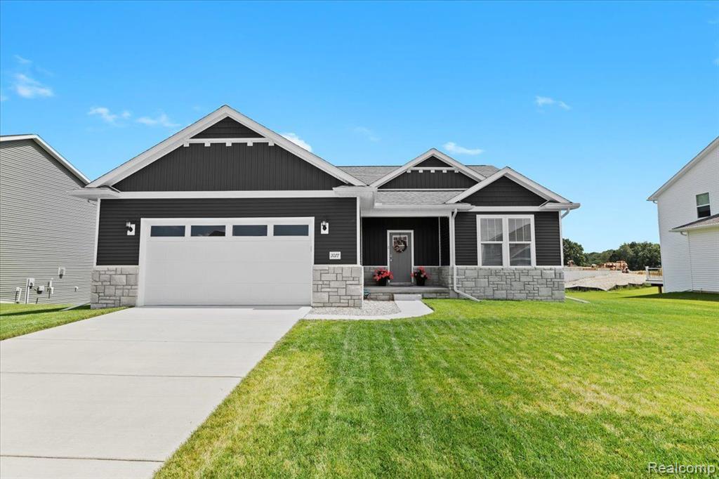 Gambrel Ln, Howell, MI 48843 #1