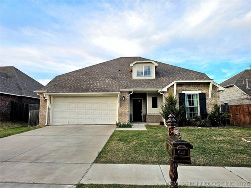 2629 W 114th St S, Jenks, OK, 74037-6923 | Card Image