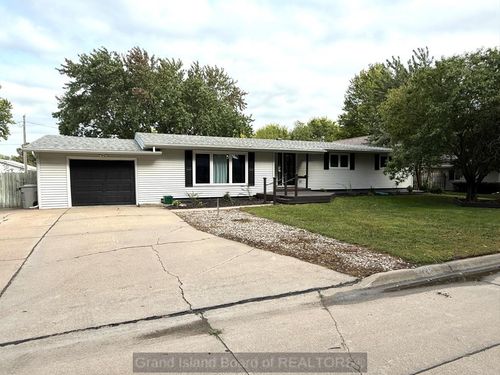 2725 22nd Ave, Central City, NE, 68826-9751 | Card Image
