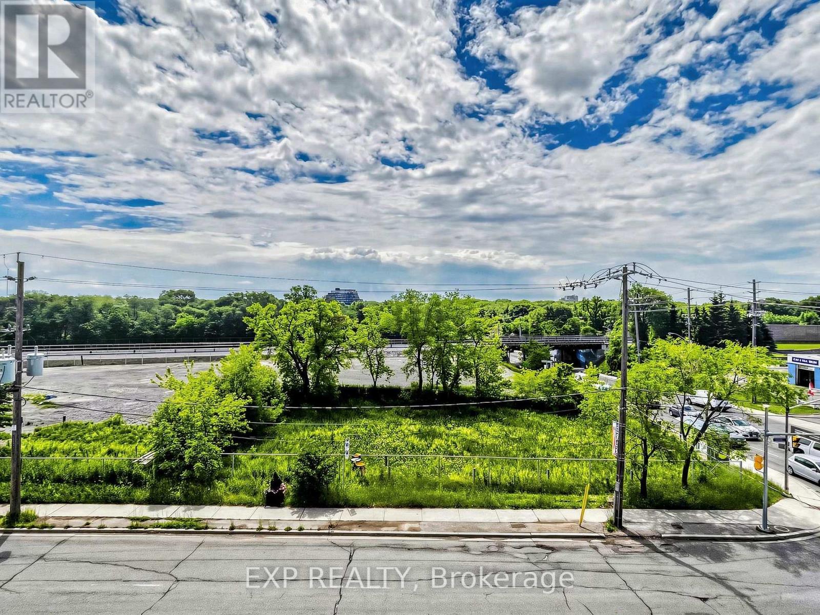 Residential in Toronto (Oakridge) 2