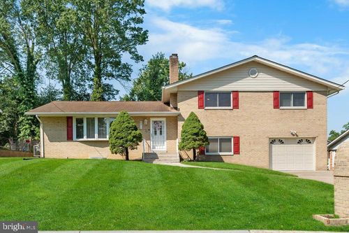 6411 Gifford Ln, TEMPLE HILLS, MD, 20748-4953 | Card Image