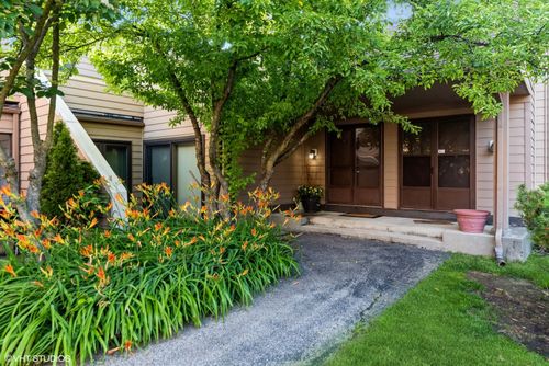 unit-32-3341 Beacon St, North Chicago, IL, 60064-3433 | Card Image